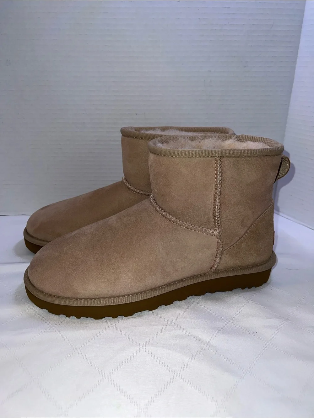 🔥🔥🔥 UGG WOMEN'S CLASSIC MINI II BOOT - SAND SIZE: 9 NEW